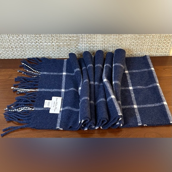 🌟HP🌟NWOT Navy Blue Window Pane Recycled Cashmere Scarf Italian Woolen Treasures - Picture 5 of 7